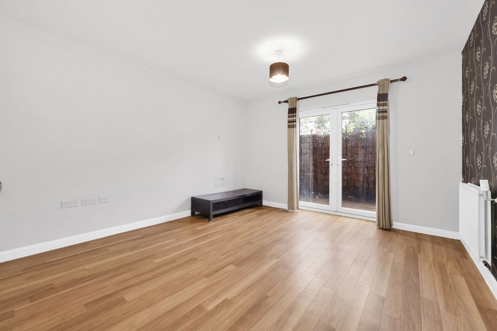 Property photo 3 of 11 Photo 5