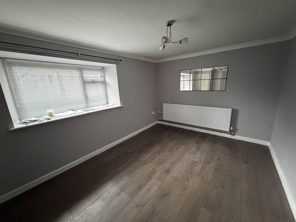 Property photo 3 of 12 Img_2507