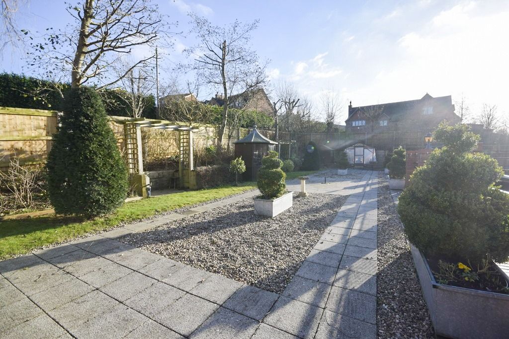 Property photo 1 of 9 1318353