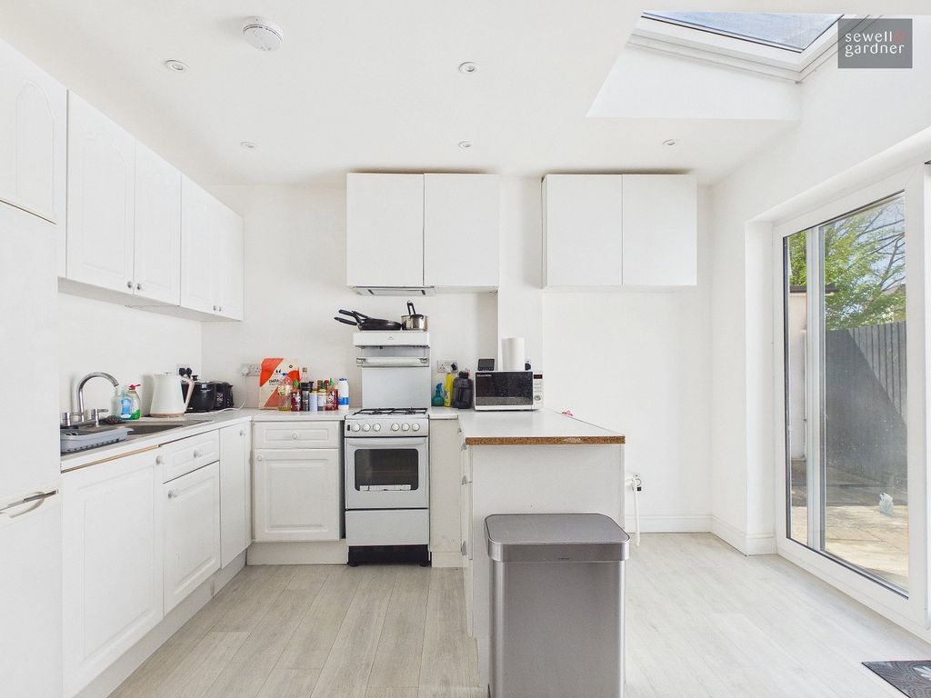 Property photo 2 of 21