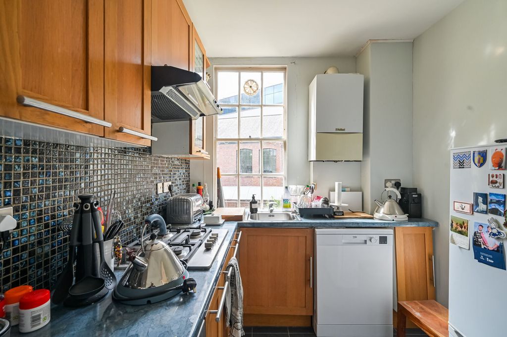 Property photo 2 of 11