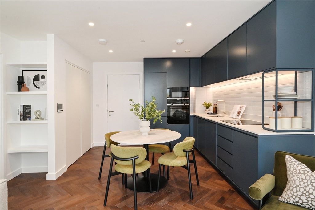 Property photo 1 of 17 Kitchen