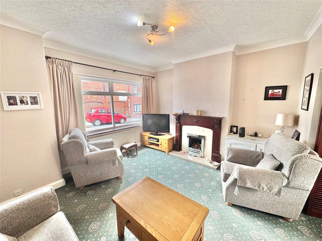 Property photo 2 of 12 Picture No. 18