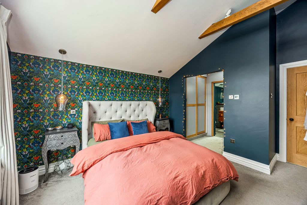 Additional image 17 of 5 bed semi-detached house for saleHaywards Road, Haywards Heath RH16