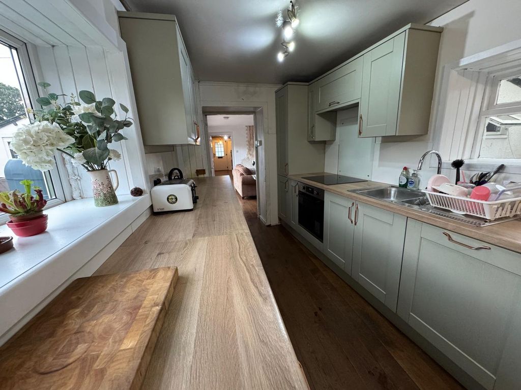 Property photo 3 of 29 Kitchen