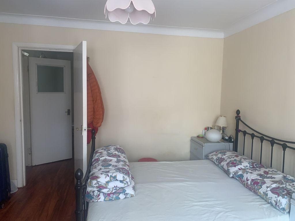 Property photo 3 of 8 Gallery