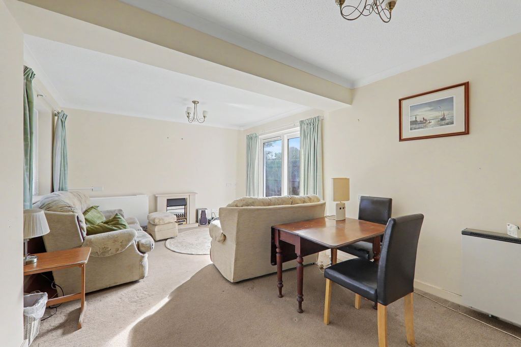 Property photo 2 of 9