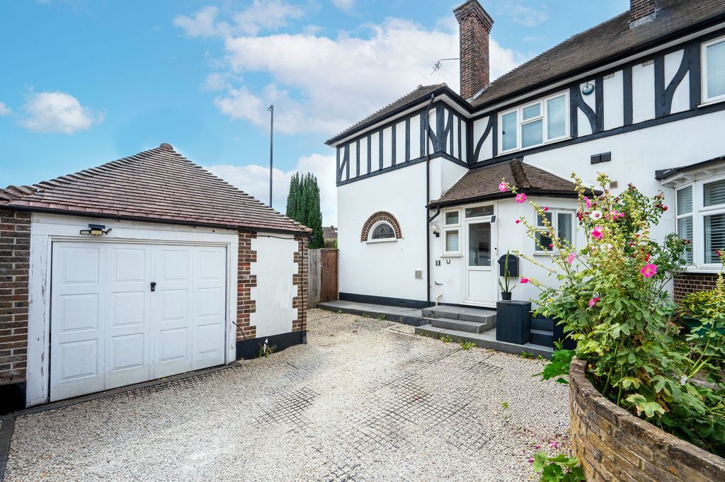 Property photo 1 of 27