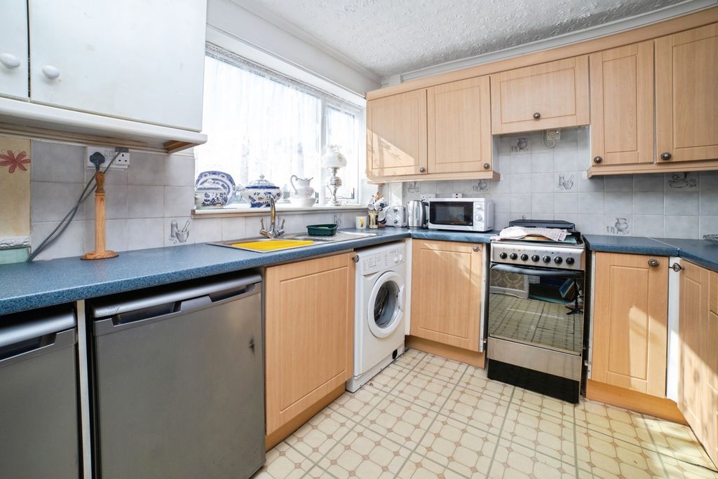 Property photo 3 of 19 Kitchen Dining Room