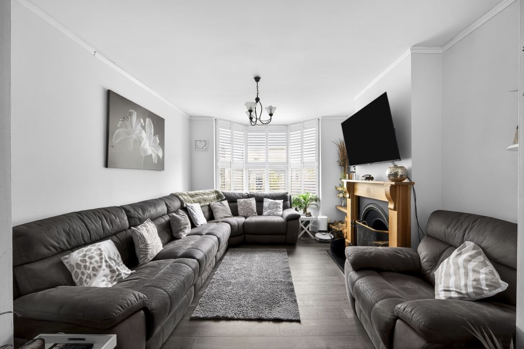 Property photo 2 of 20