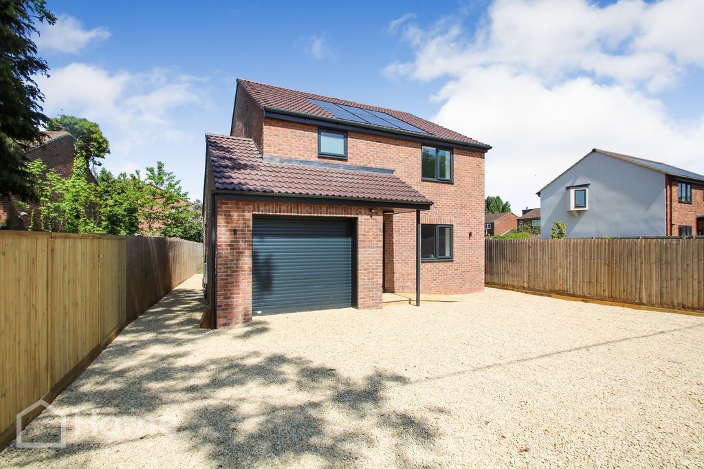 Property photo 1 of 27