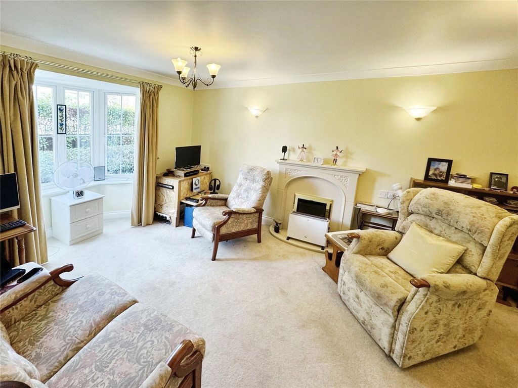 Property photo 2 of 12 Lounge