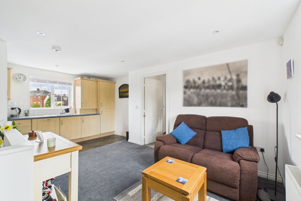 Property photo 2 of 9 Open Plan
