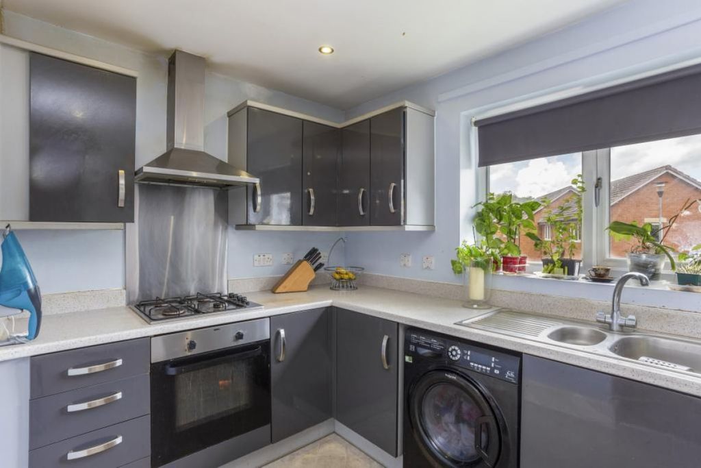 Property photo 2 of 8