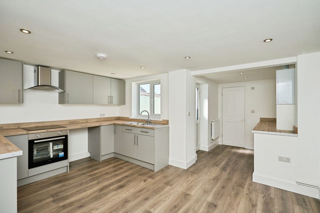 Property photo 1 of 12 Photo