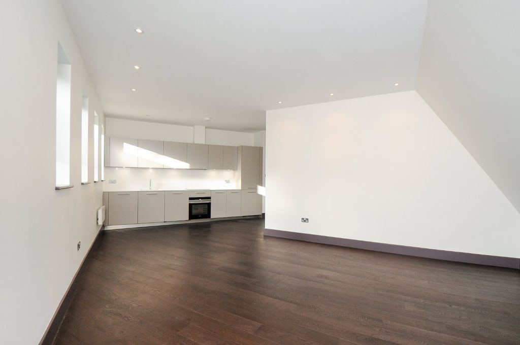 Property photo 2 of 8 Picture No. 13