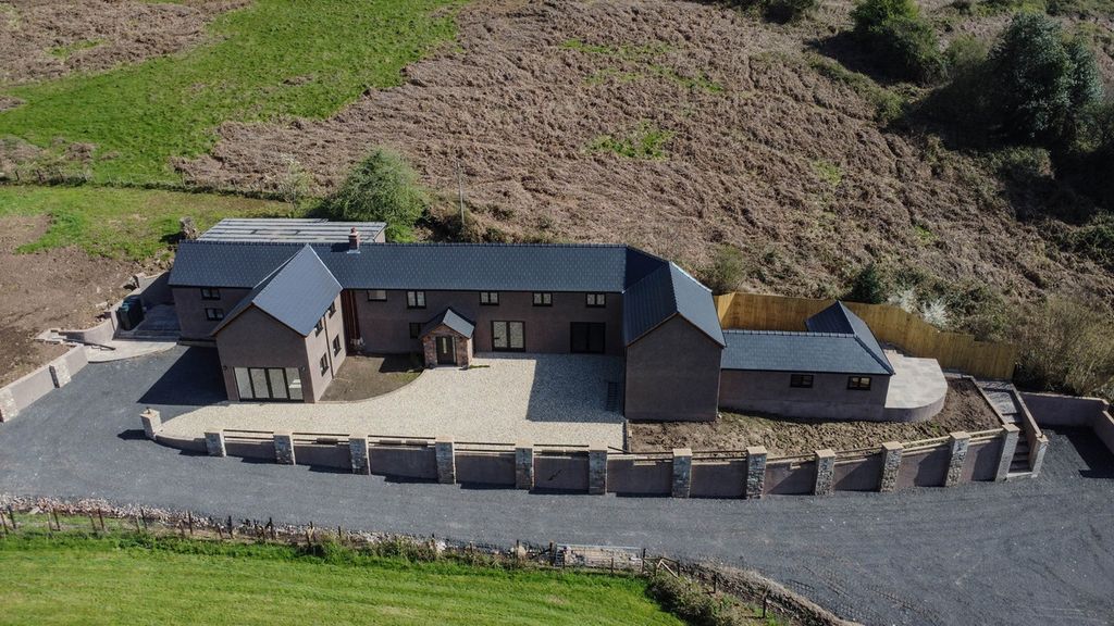 Property photo 1 of 30