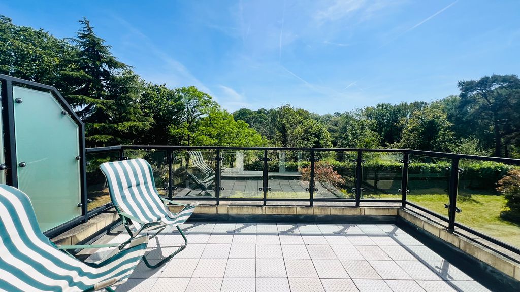 Property photo 3 of 16 Balcony