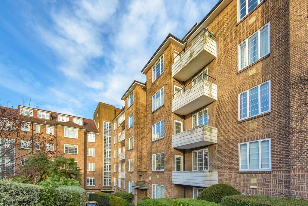 Property photo 1 of 2