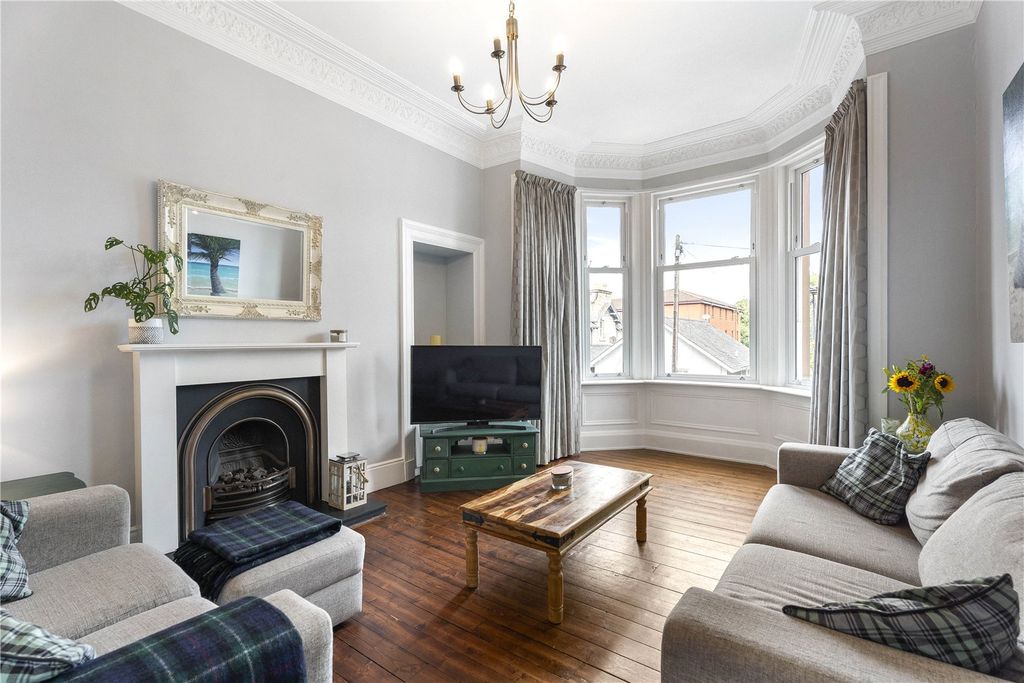 Property photo 3 of 33 16/4 West Savile Ter