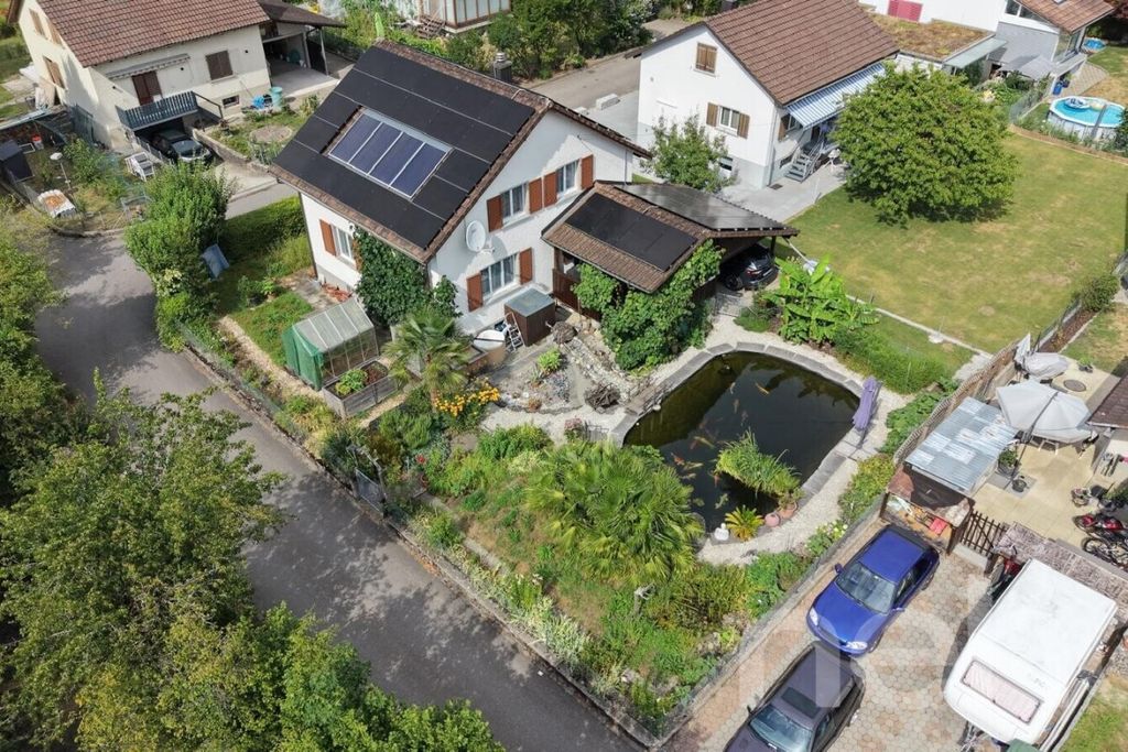 Property photo 1 of 12