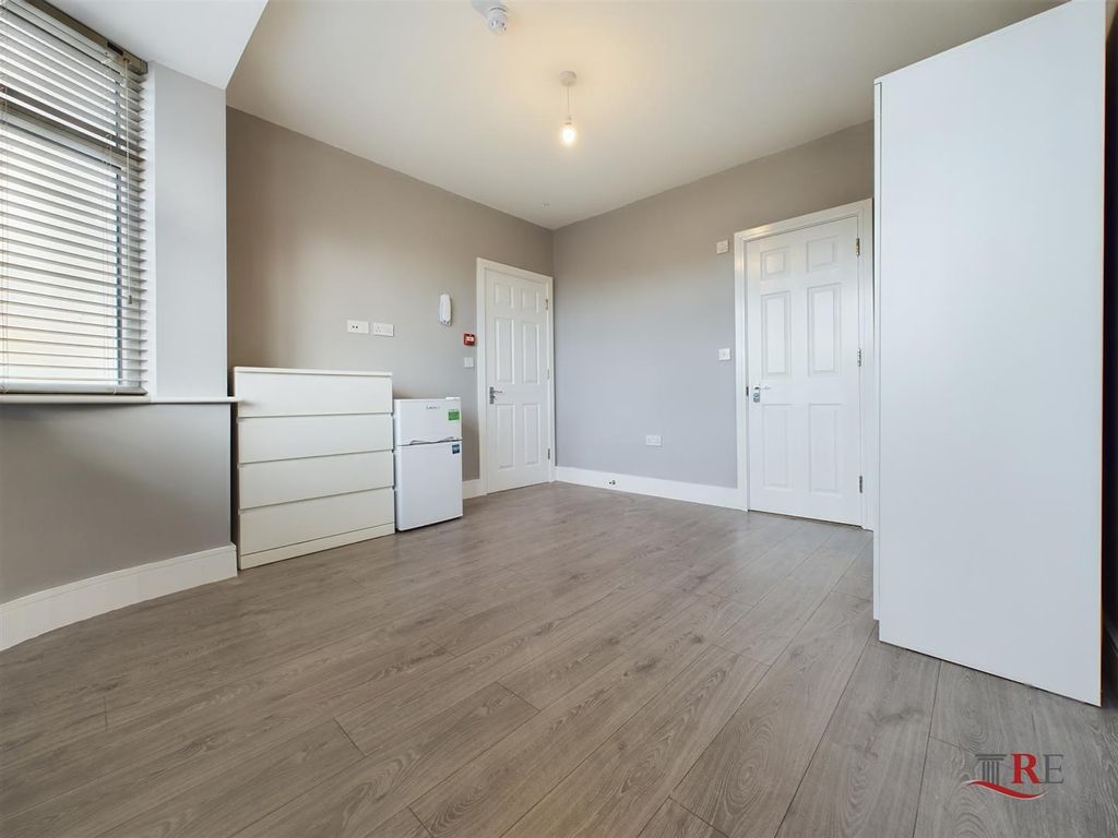 Property photo 1 of 6 Cam02489G0-Pr0105-Still004.Jpg