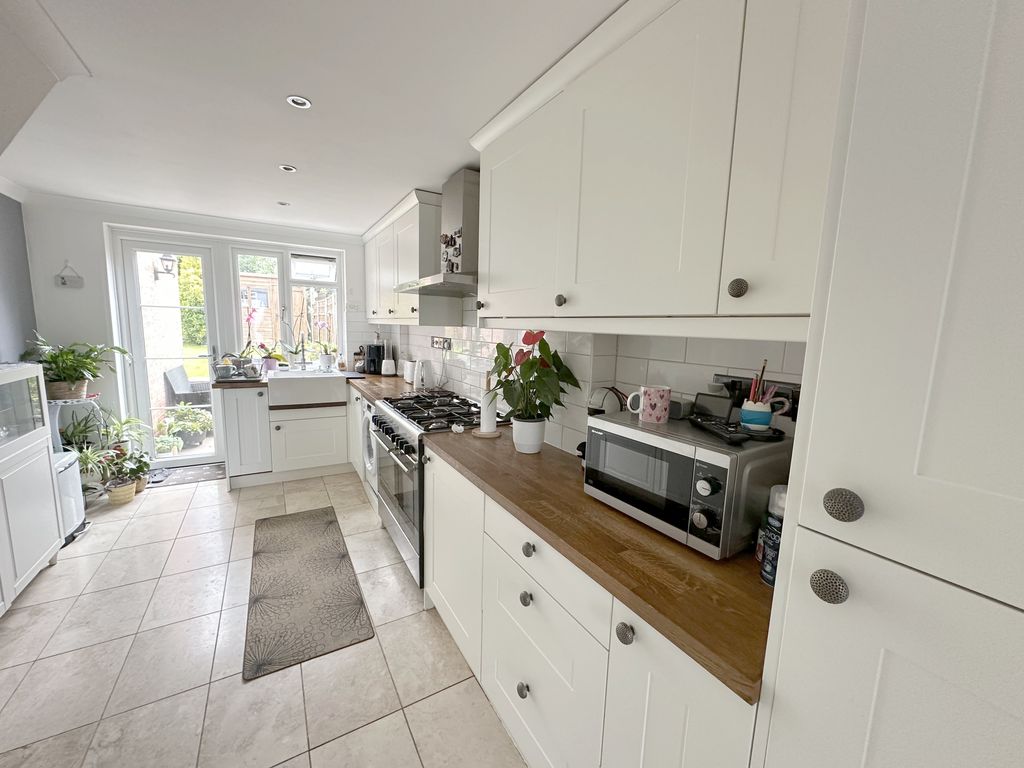 Property photo 2 of 23 Kitchen 