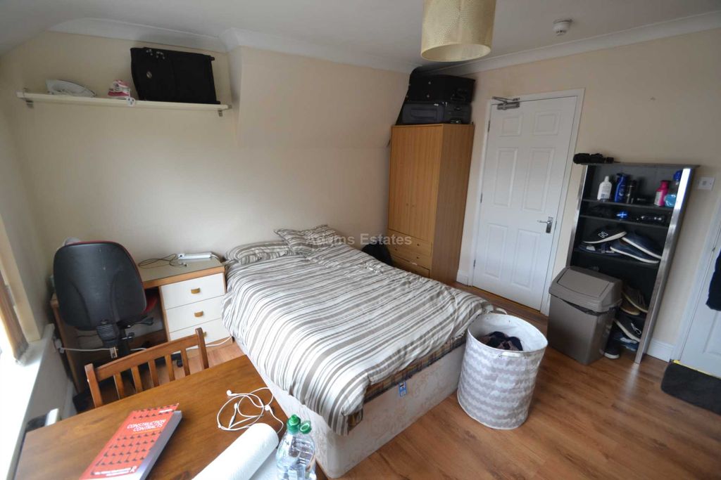 Property photo 2 of 4