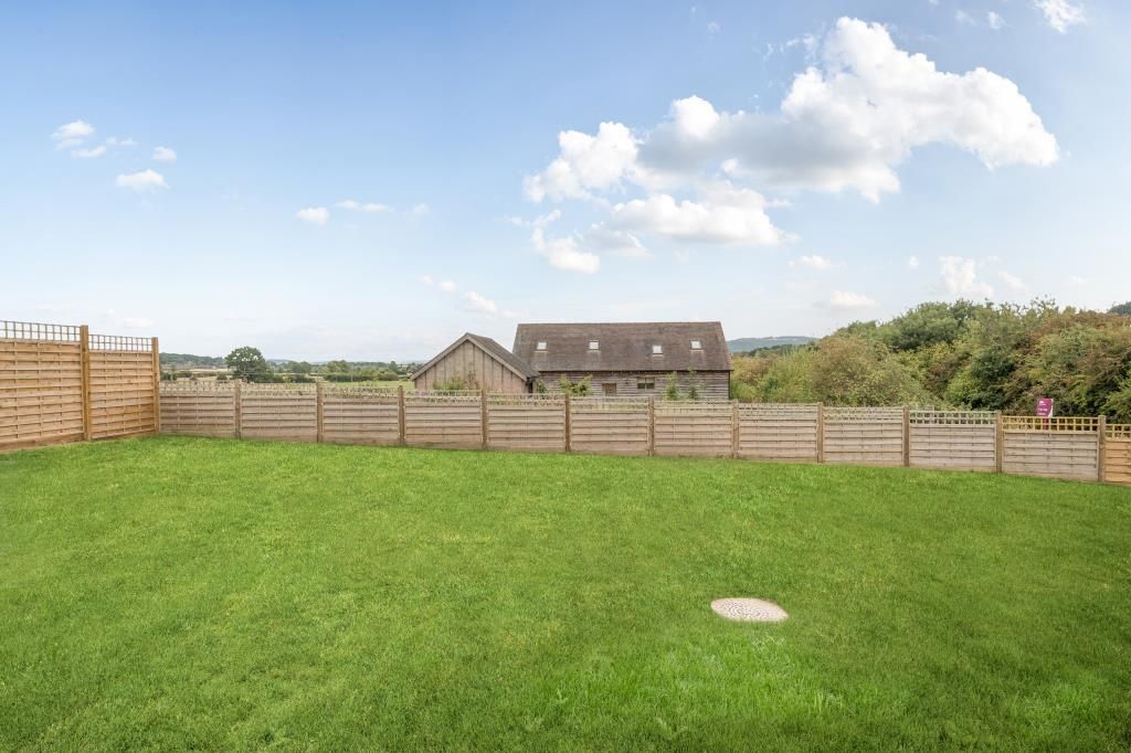 Property photo 1 of 8 External View