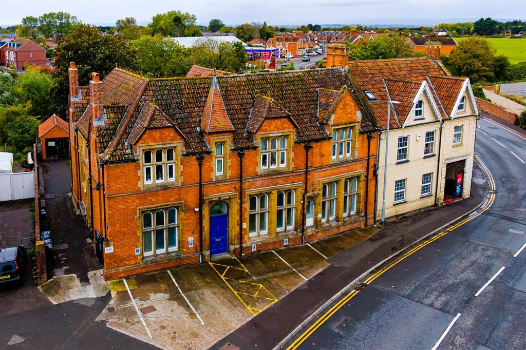 Property photo 1 of 61 11 Huntspill Road, Highbridge, Somerset Ta9 3Dd |