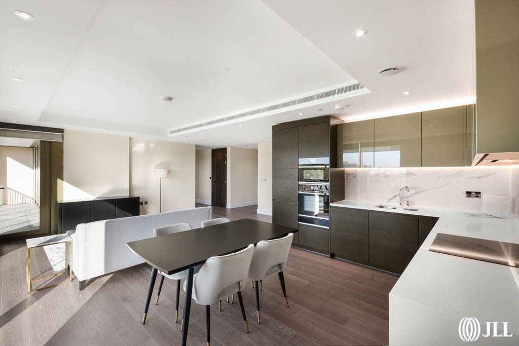 Property photo 3 of 13 Sherrin House