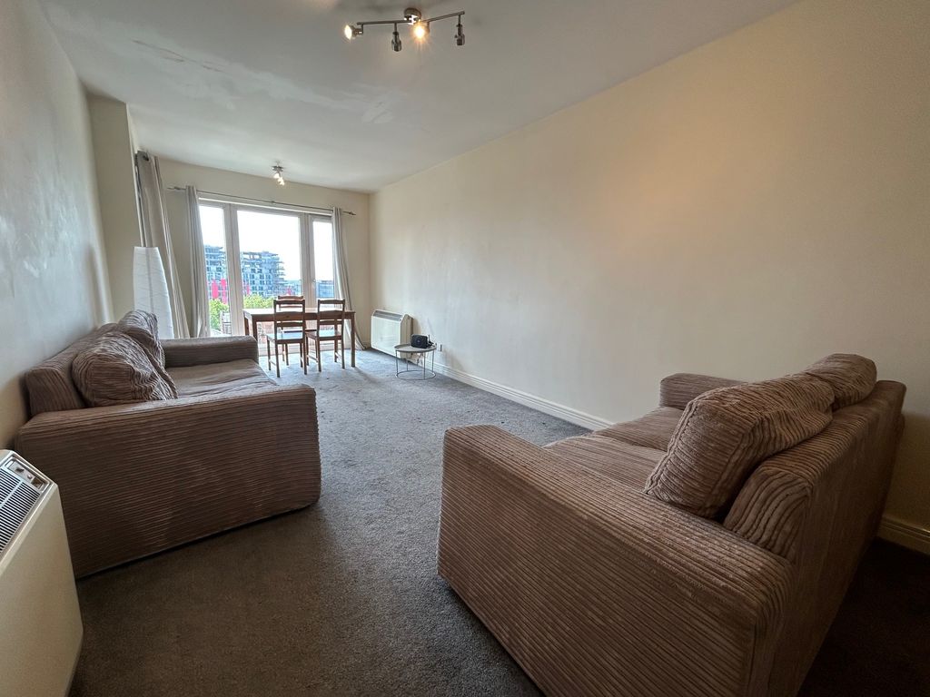 Property photo 1 of 5 Lounge