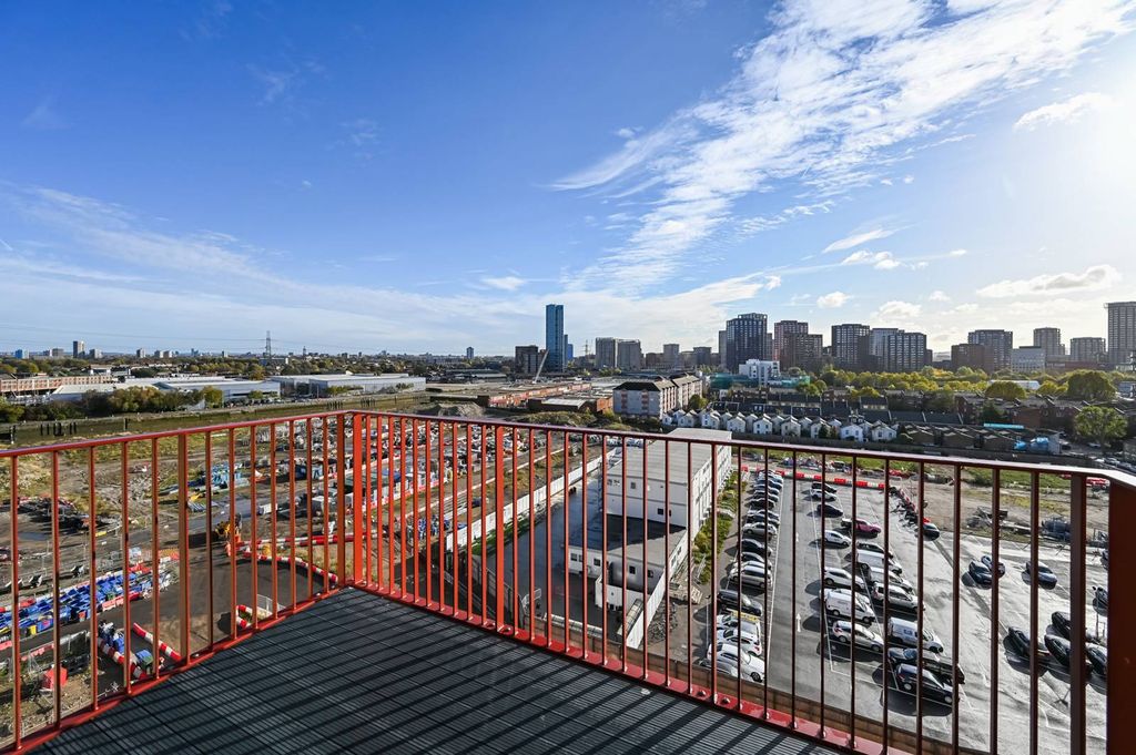 Property photo 1 of 25