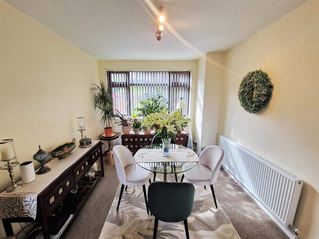 Property photo 3 of 14 01Hv8Xwj5Xqvyxhza6Ap