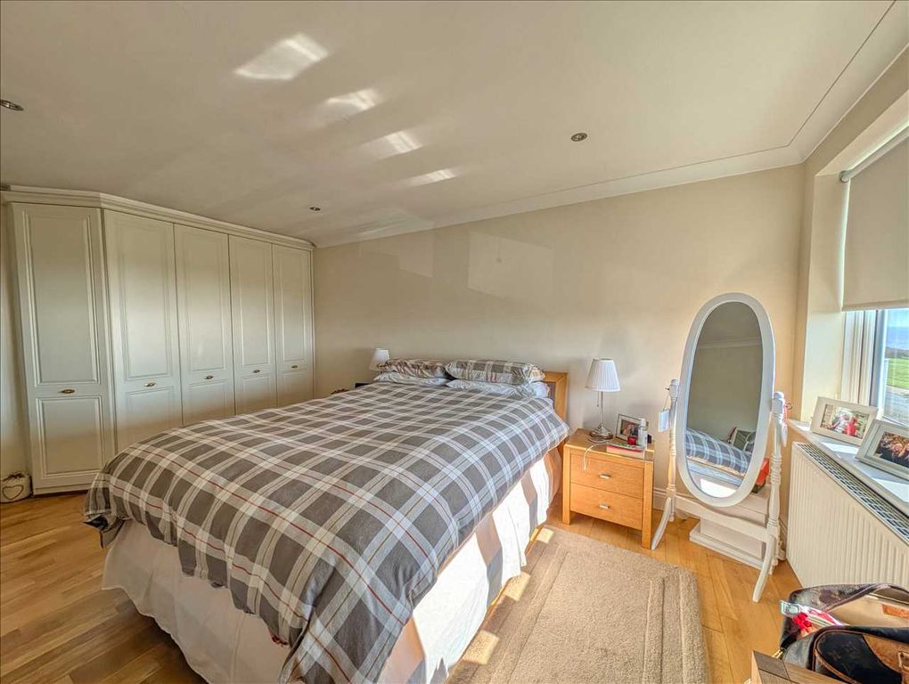 Property photo 3 of 17 Bedroom 1