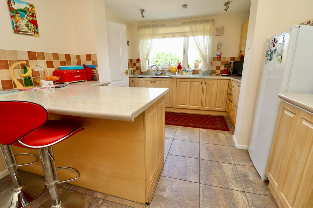 Property photo 2 of 17 Img_2719
