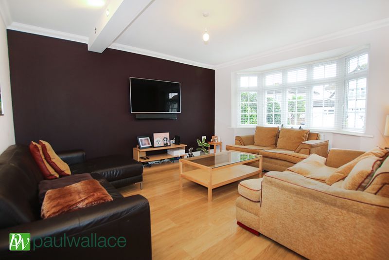 Property photo 2 of 24 Lounge