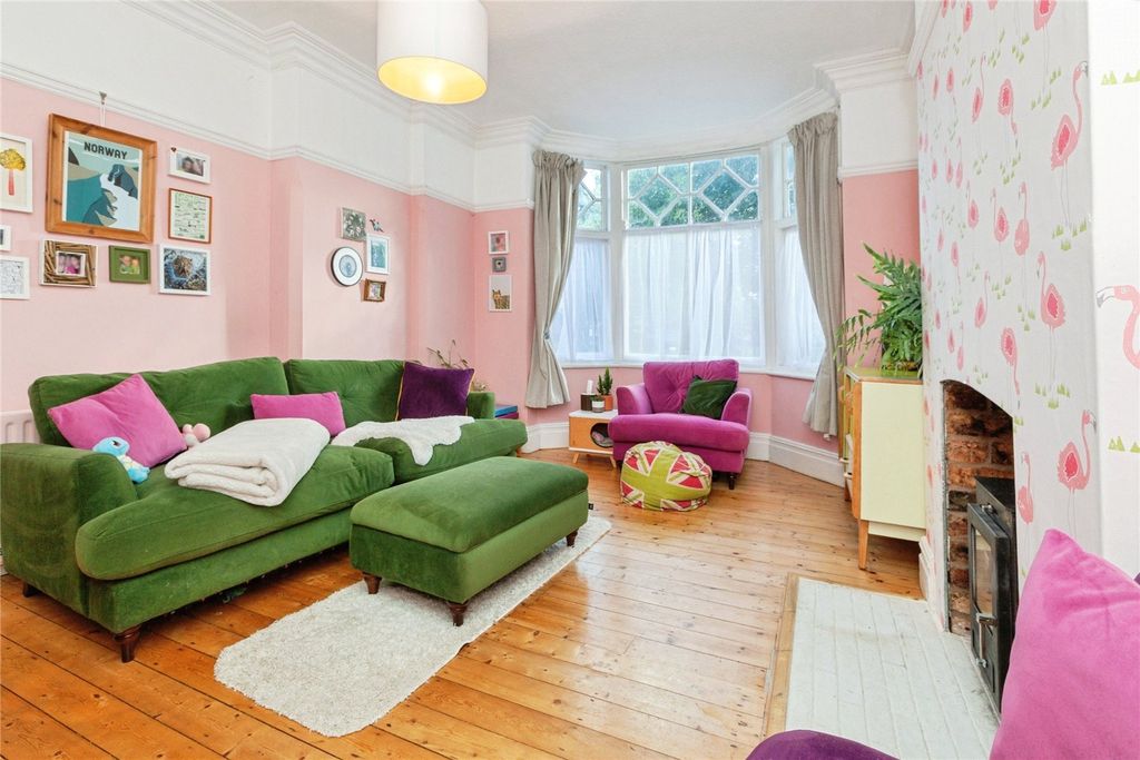 Property photo 3 of 26 Picture No. 17