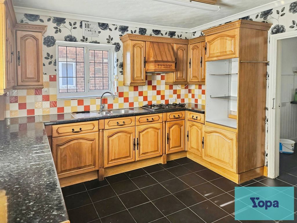 Property photo 2 of 19 Kitchen Diner