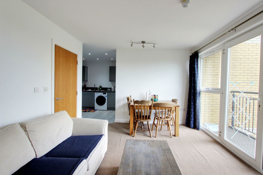 Property photo 2 of 9