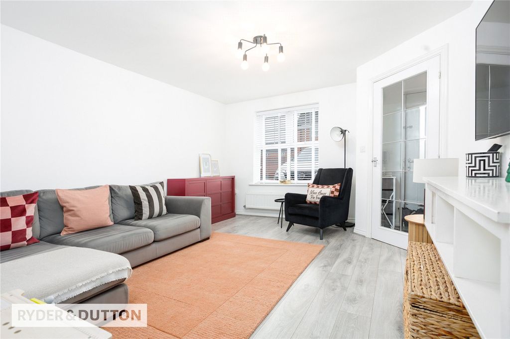 Property photo 2 of 22 Living Room