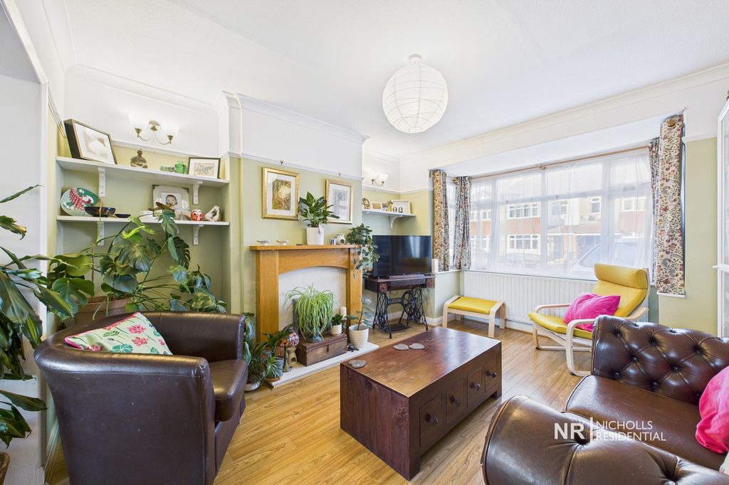 Property photo 2 of 19 Lounge Area