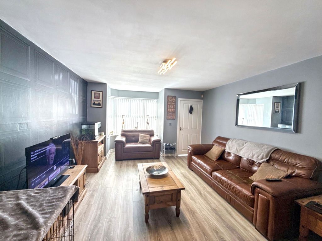 Property photo 3 of 23