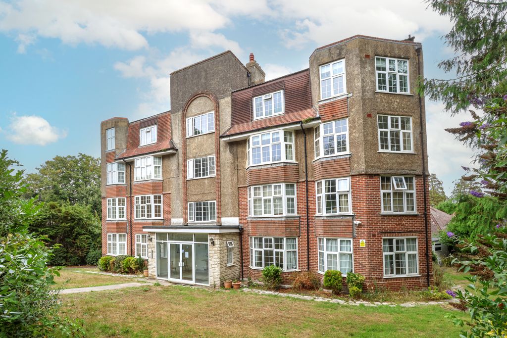 Property photo 1 of 17 333A4497