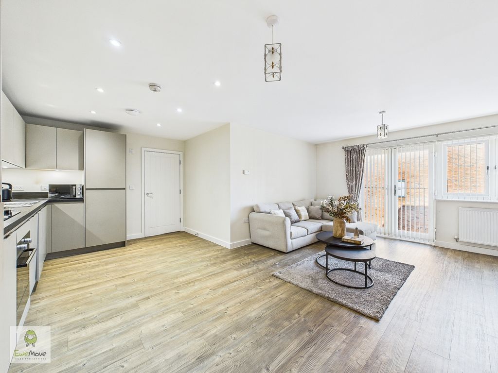 Property photo 2 of 14 Cam02308G0-Pr0221-Still012-2