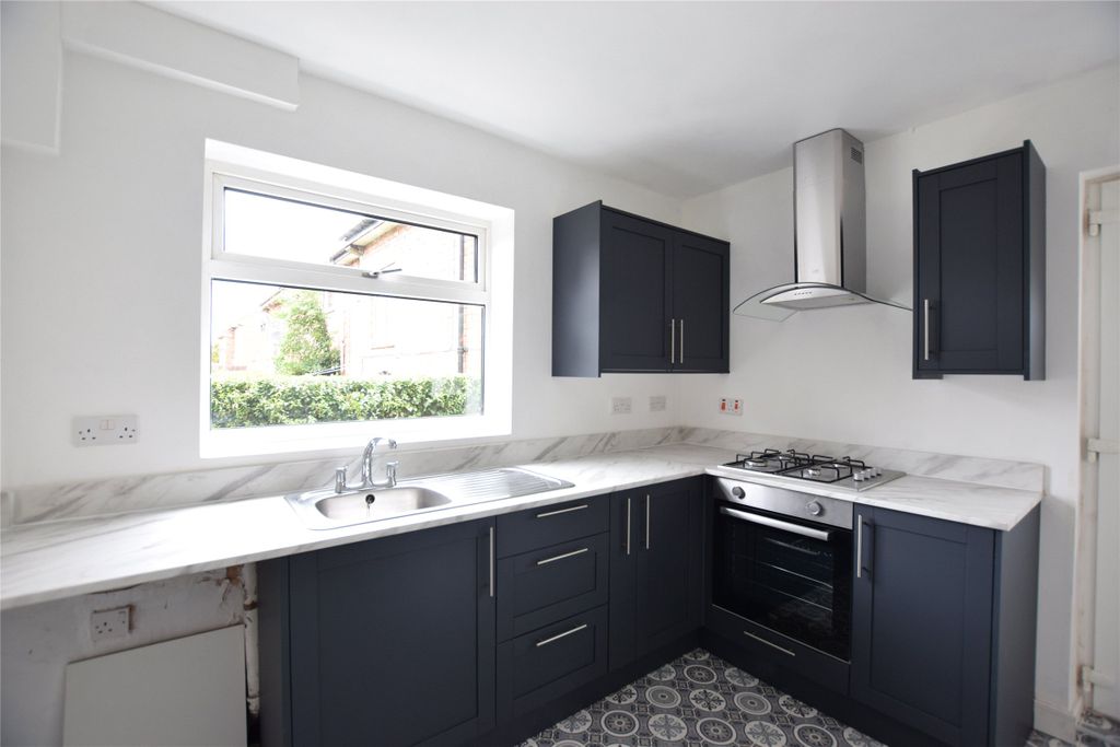 Property photo 1 of 12 Kitchen