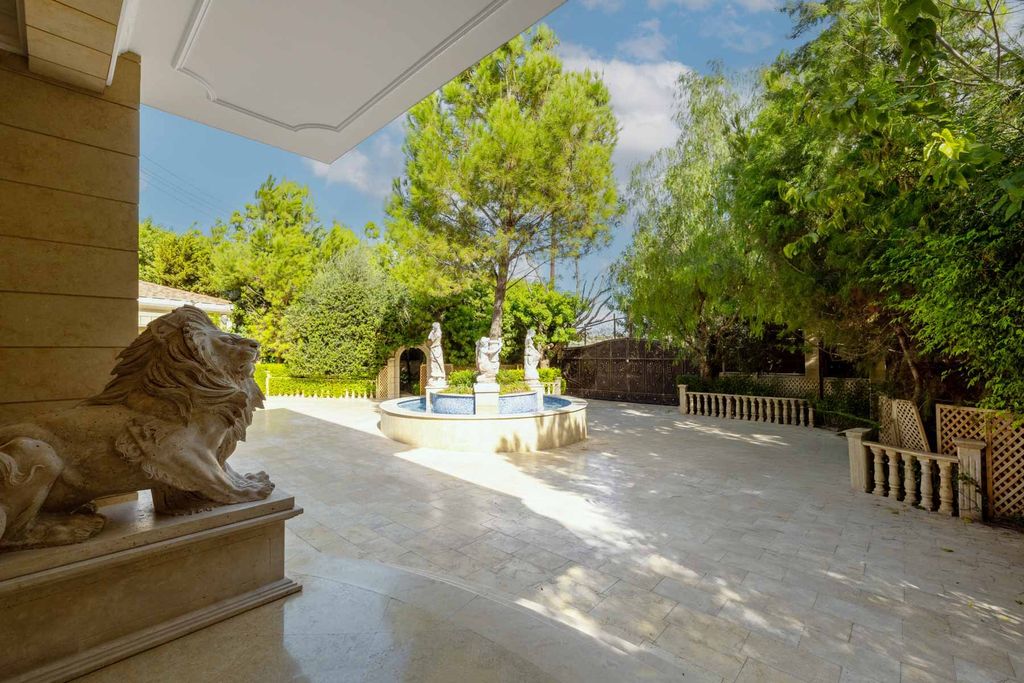 Property photo 2 of 29