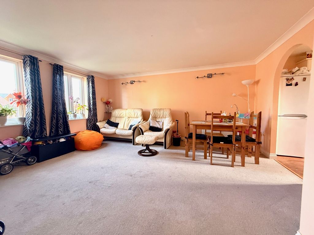 Property photo 2 of 11