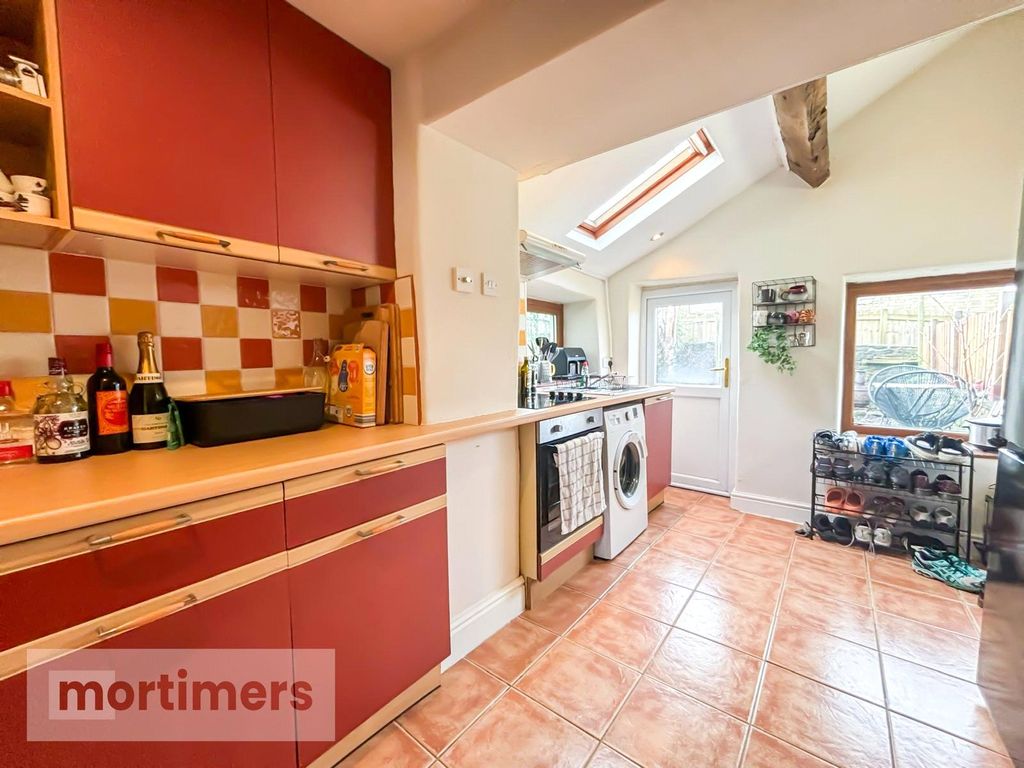 Property photo 2 of 14 Kitchen