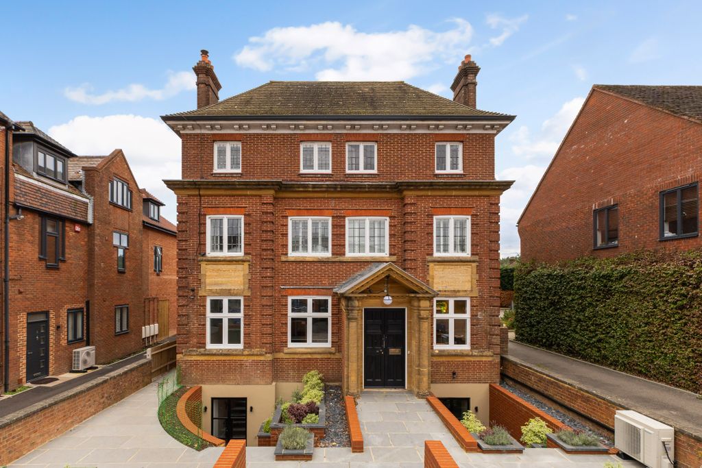 Property photo 1 of 14 The Old Bank